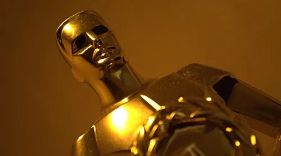 ‘Parasite’ Makes Oscar History As Best Picture Winner