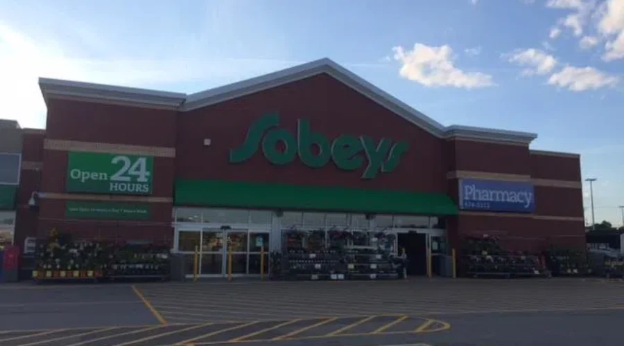 Grocery Chains Boost Worker Pay Amid Pandemic