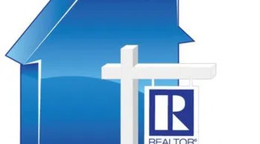 Realtors Get Creative During Physical Distancing