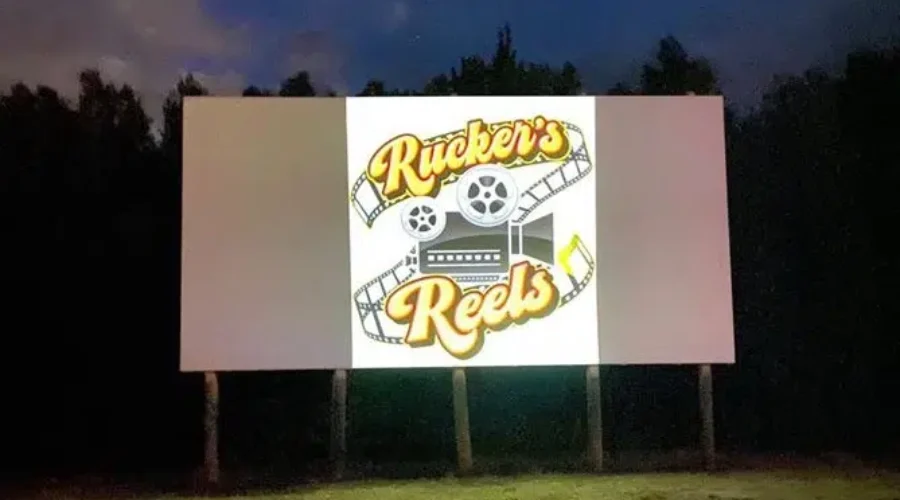 New Drive-In Opens At Speedway 660