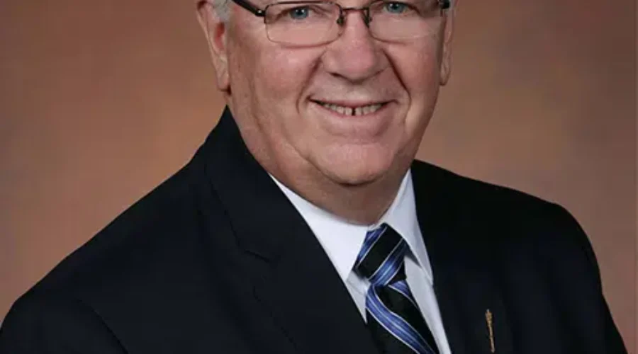 Oliver Re-Elected In Kings Centre