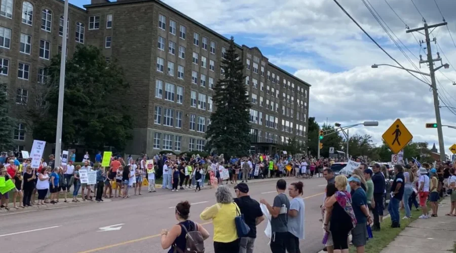 Hundreds Protest Vaccine Mandates In Moncton