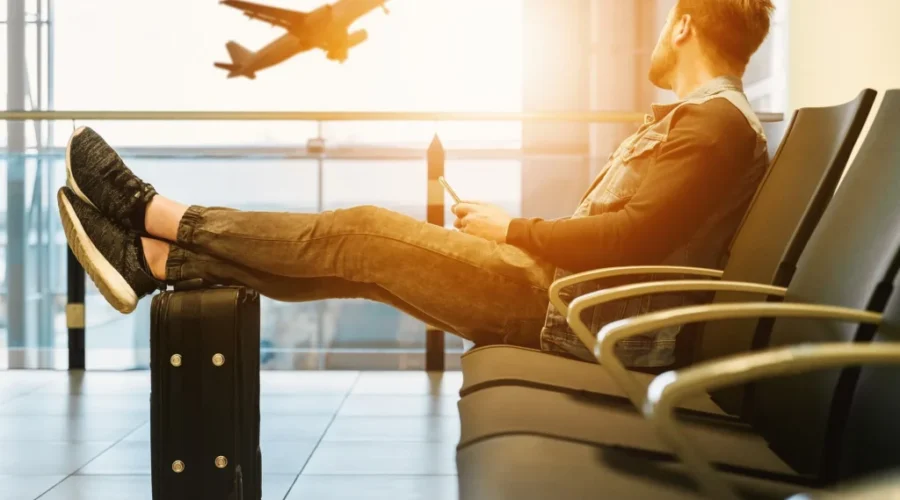 Canadian Airports Concerned New Omicron Testing Strategy Could Cause Hefty Holiday Delays
