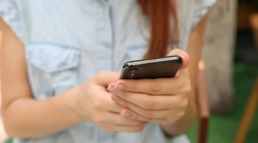 Detailed Cellphone Data Used To Track Canadians During The Pandemic