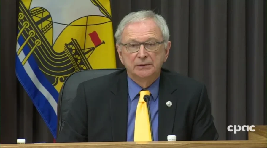 Poll shows approval rating for Higgs drops again