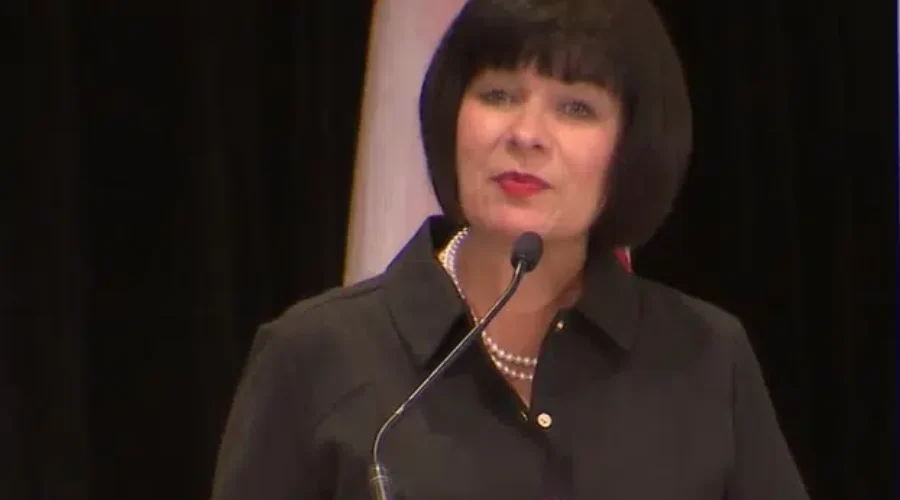 Ottawa unveils action plan to reverse French decline