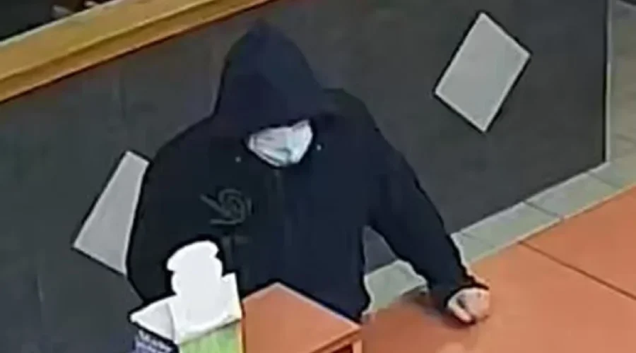 Masked man allegedly robs north end restaurant