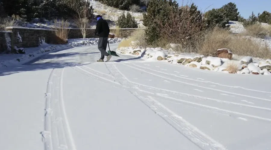 First snowfall of season forecast Monday