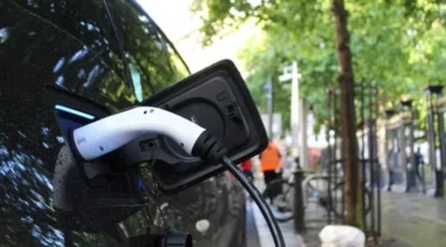 Ottawa announces tariffs on Chinese EVs, steel, aluminum