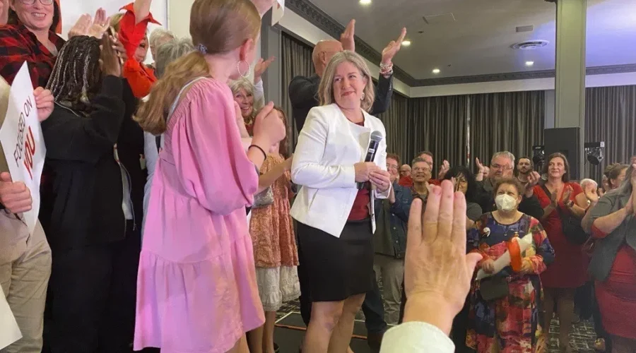 Premier Susan Holt starts term with 54% approval rating