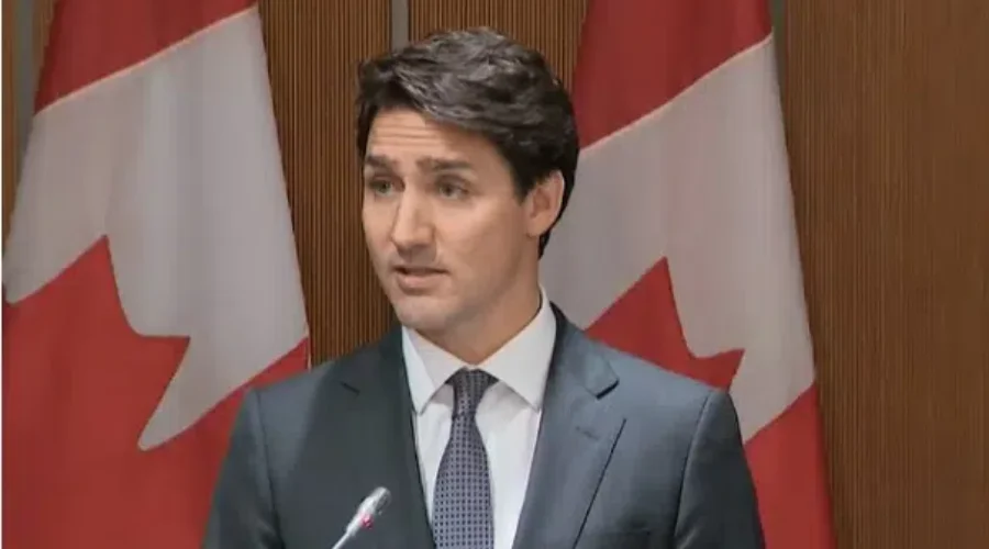 Feds pulling tax off groceries, clothes and toys, offering cheques next year
