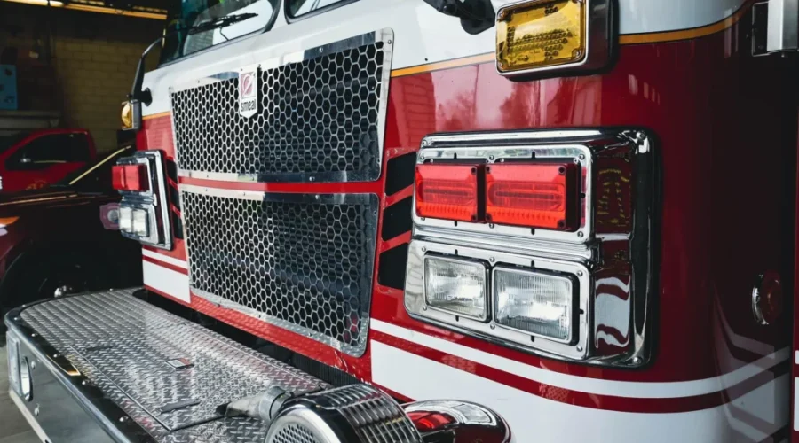 Crews respond to apartment fire in St. George