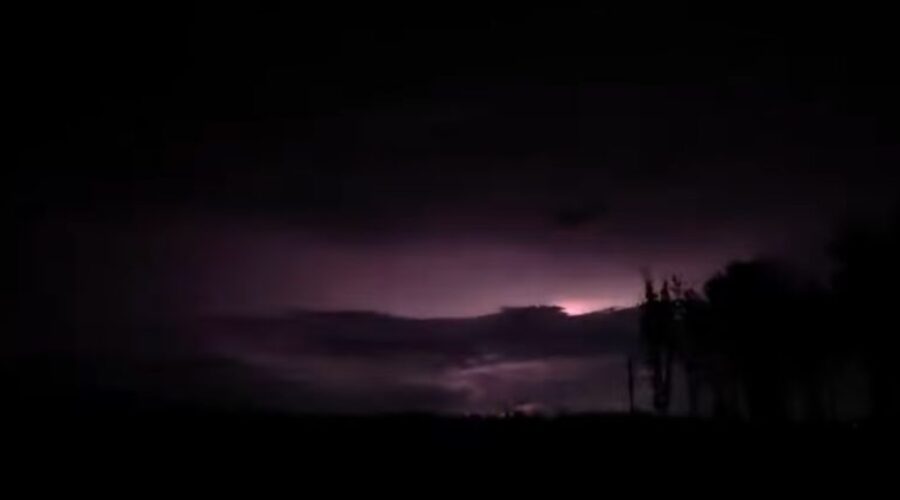 Warm nights bring impressive lightning show to southern N.B.